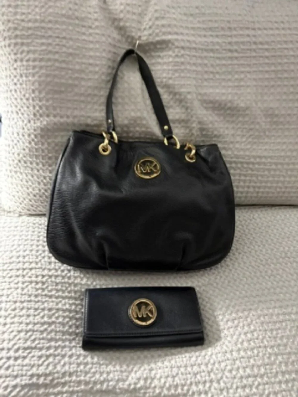 Michael Kors Fulton Chain Tote Black Pebbled Leather Handbag with Wallet